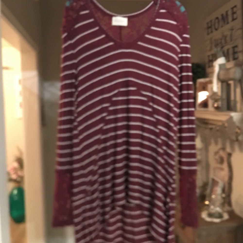 Cute wine and lace striped tunic